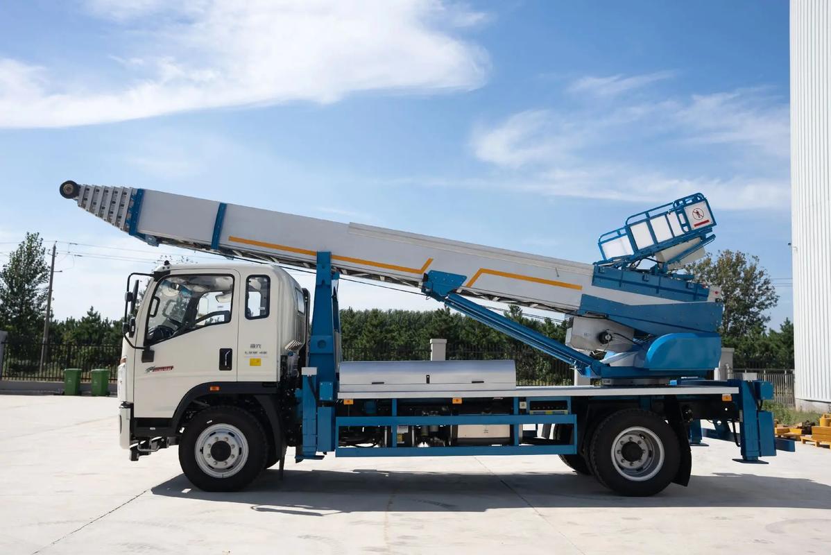 丰宁县云梯上料车租赁费用